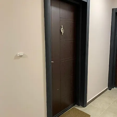 Студио Хил Сити Διαμέρισμα *